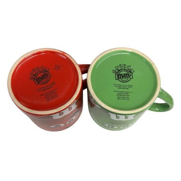 Set of 2 M&M Large Red & GREEN Cocoa/Coffee Mugs Officially Licensed EUC - Picture 3 of 9